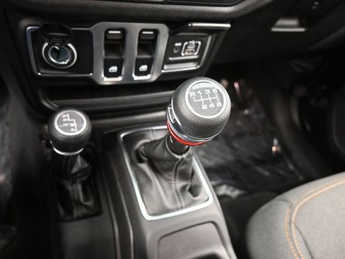 Used 2025 Jeep Wrangler Sport image 24