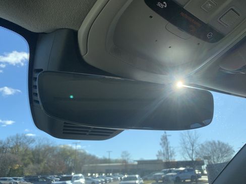 Used 2025 Volvo XC40 B5 Core image 27