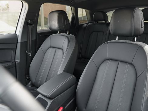 Used 2024 Audi Q4 e-tron Premium Plus w/ Premium Plus image 21