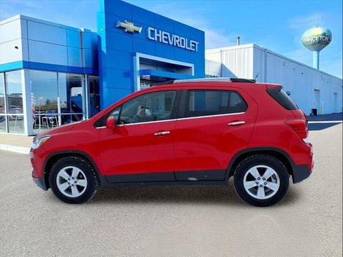 Used 2017 Chevrolet Trax LT w/ LT Convenience Package image 7
