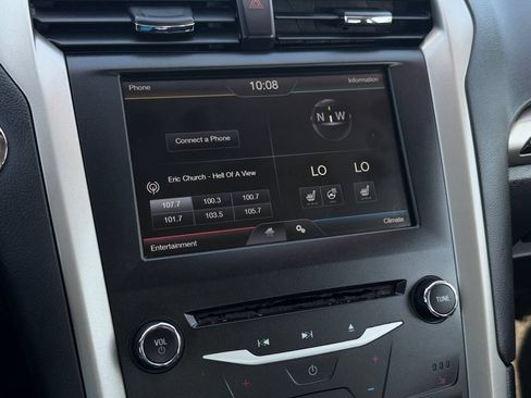 Used 2015 Ford Fusion SE w/ Equipment Group 202A FWD image 24