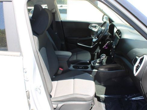 Used 2020 Kia Soul LX FWD image 10