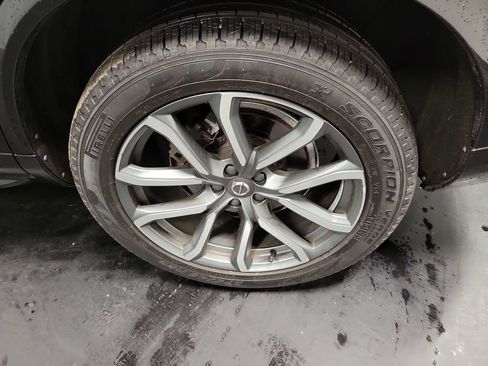 Used 2016 Volvo XC90 T6 Momentum w/ Momentum Plus Package image 11