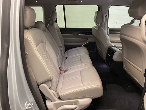 Used 2022 Jeep Wagoneer Series III image 29