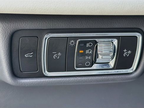 Certified 2025 Lincoln Aviator Reserve RWD image 10