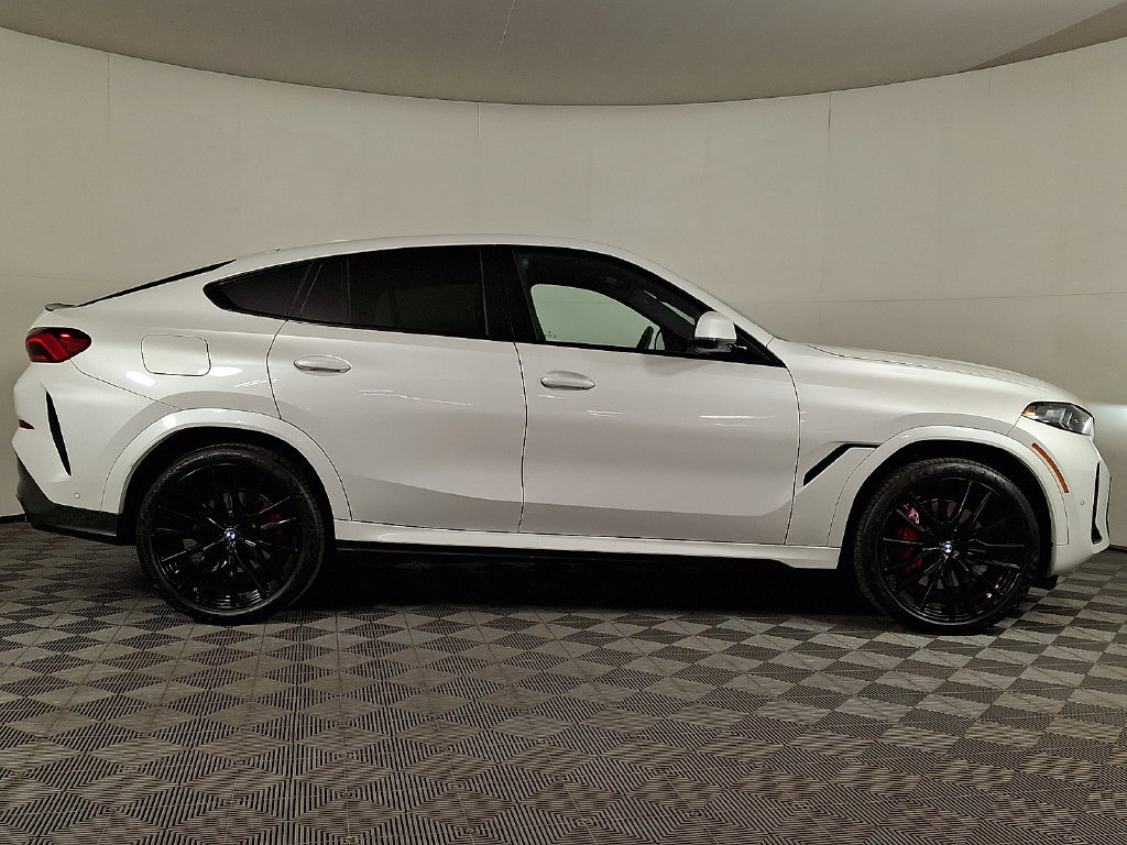 Certified 2025 BMW X6 xDrive40i w/ Executive Package AWD/4WD image 10