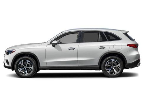 Used 2025 Mercedes-Benz GLC 350e 4MATIC image 3