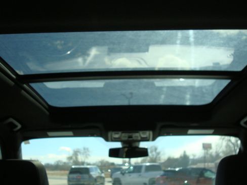 Used 2021 Chevrolet Tahoe Z71 w/ Z71 Signature Package image 12