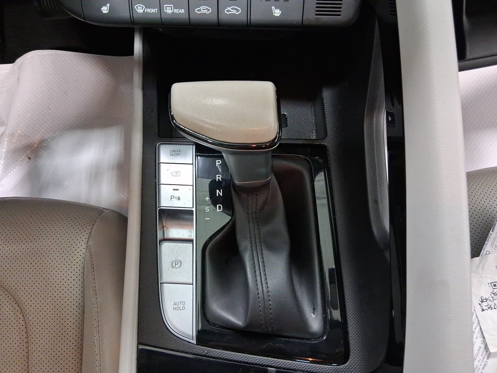 Used 2024 Hyundai Elantra Limited FWD image 46