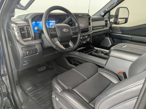 Used 2025 Ford F450 Platinum w/ FX4 Off-Road Package AWD/4WD image 15