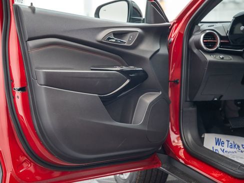 New 2026 Chevrolet Trax RS w/ Sunroof Package FWD image 38