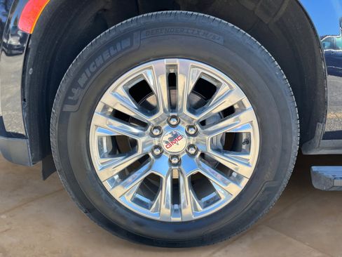 Used 2023 GMC Yukon XL Denali image 26