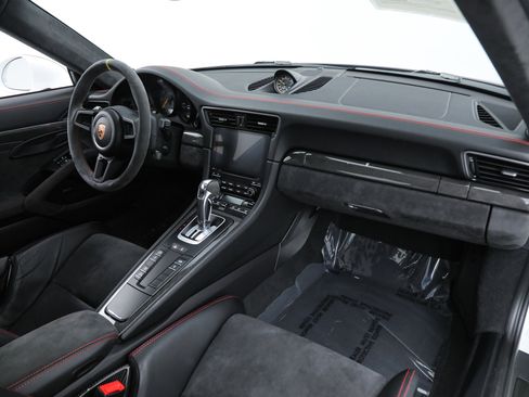 Used 2018 Porsche 911 GT2 RS image 23