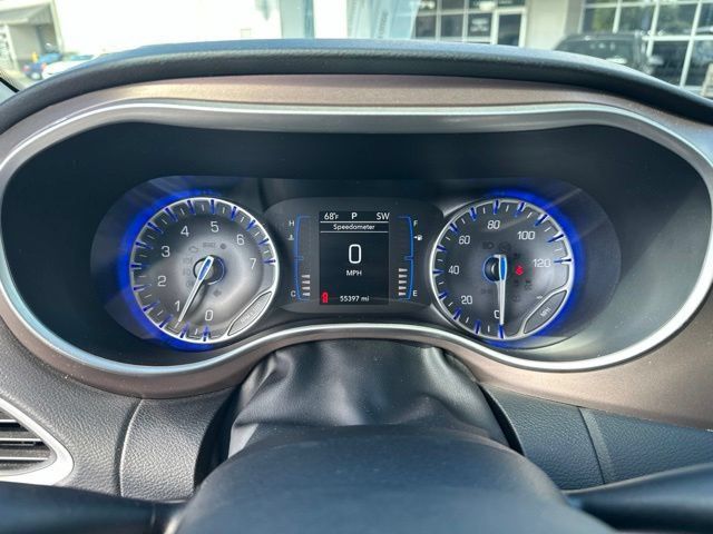 Used 2023 Chrysler Voyager LX FWD image 9