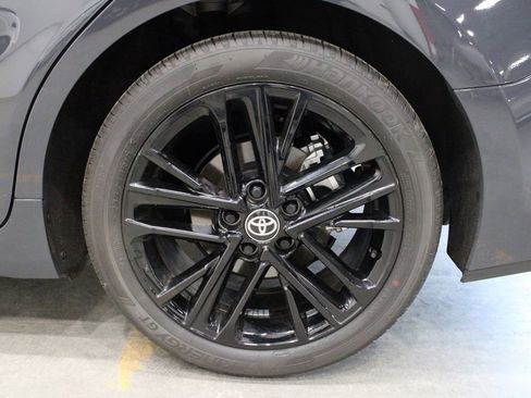 Used 2025 Toyota Camry SE image 30