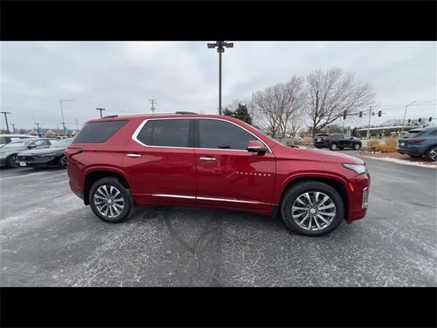 Certified 2023 Chevrolet Traverse Premier w/ LPO, Floor Liner Package image 9