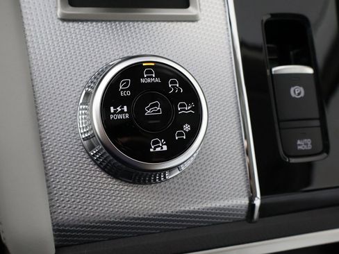 New 2025 Mitsubishi Outlander SEL image 61