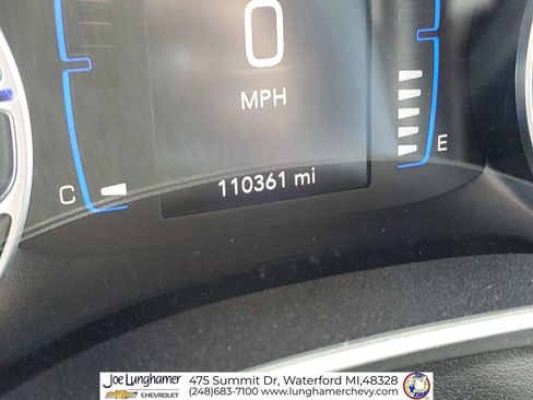 Used 2020 Chrysler Pacifica Touring-L FWD image 13