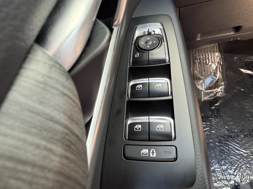 Used 2025 Kia Telluride EX w/ EX Captain's Chair Package FWD image 26