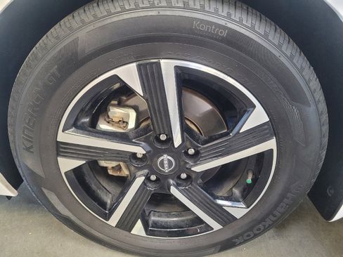 Used 2024 Nissan Sentra SV w/ All-Weather Package image 31