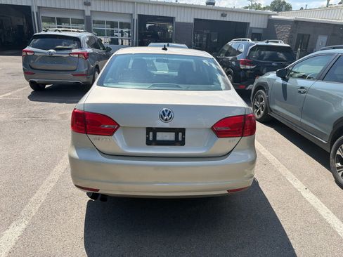 Used 2014 Volkswagen Jetta SE FWD image 14