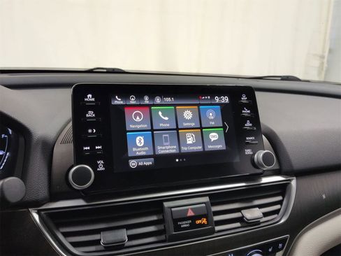 Used 2018 Honda Accord Touring image 30