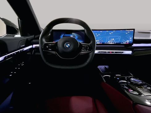 Used 2024 BMW i5 eDrive40i w/ Premium Package RWD image 5