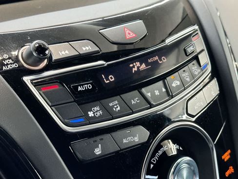 Used 2025 Acura RDX SH-AWD image 18