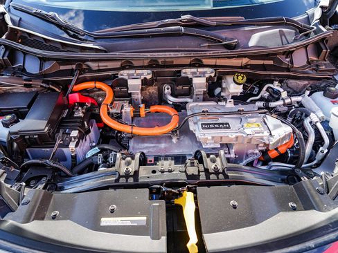 Used 2024 Nissan Ariya AWD image 33