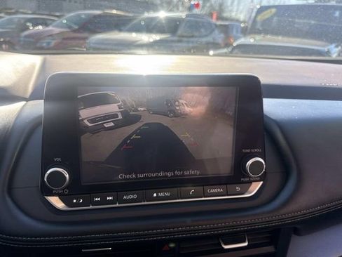 Used 2023 Nissan Rogue SV image 23