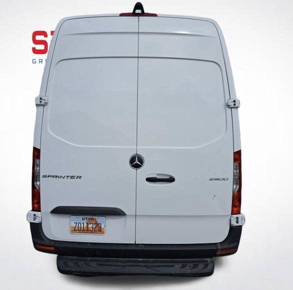 Used 2025 Mercedes-Benz Sprinter 2500 image 4