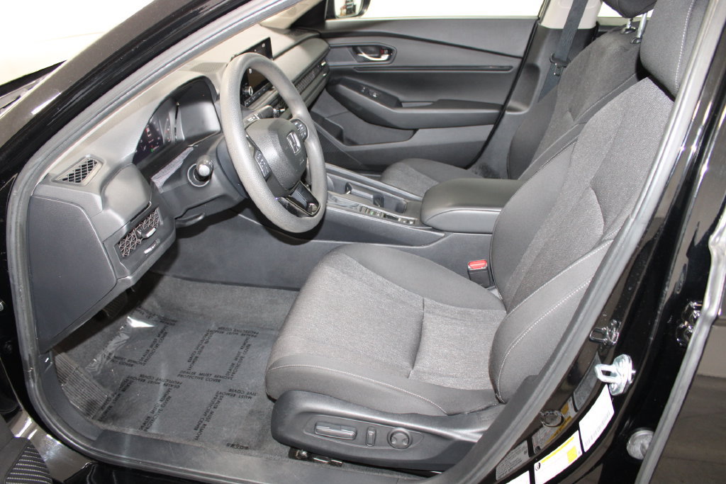 Used 2025 Honda Accord SE image 18