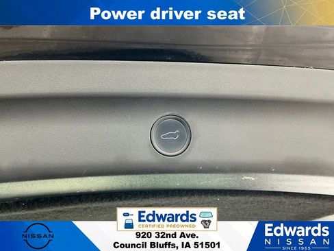 Used 2021 Tesla Model Y Long Range AWD/4WD image 17