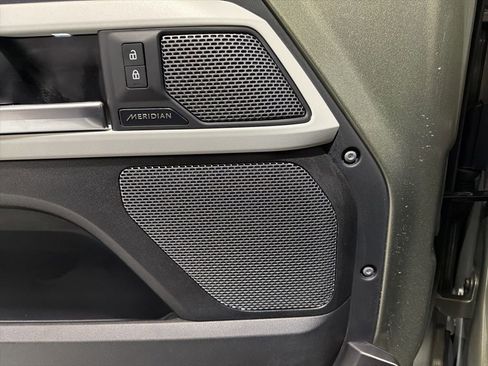 Used 2021 Land Rover Defender 90 First Edition image 35