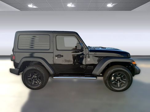 Used 2022 Jeep Wrangler Sport image 7