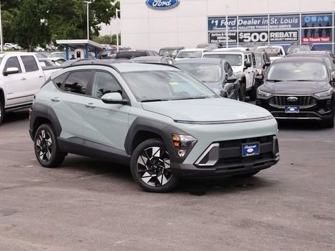 Used 2024 Hyundai Kona SEL AWD/4WD image 2