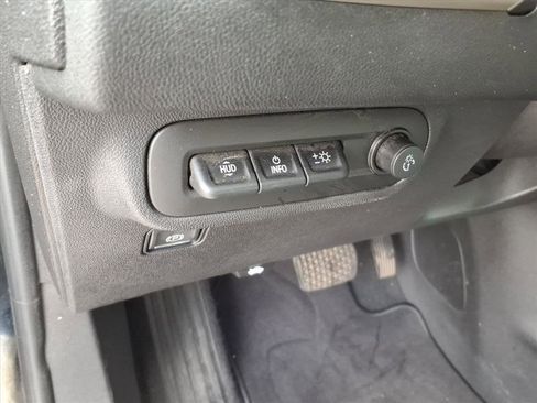 Used 2022 GMC Terrain Denali image 25