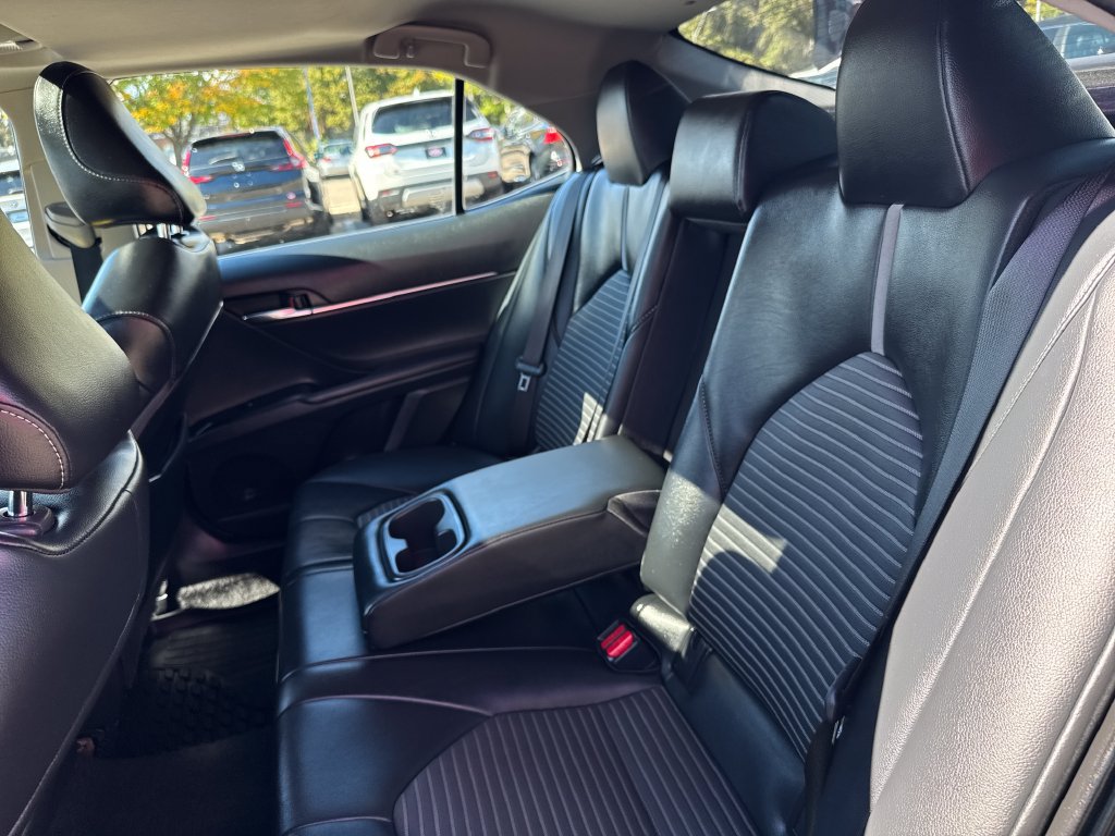 Used 2020 Toyota Camry SE FWD image 32