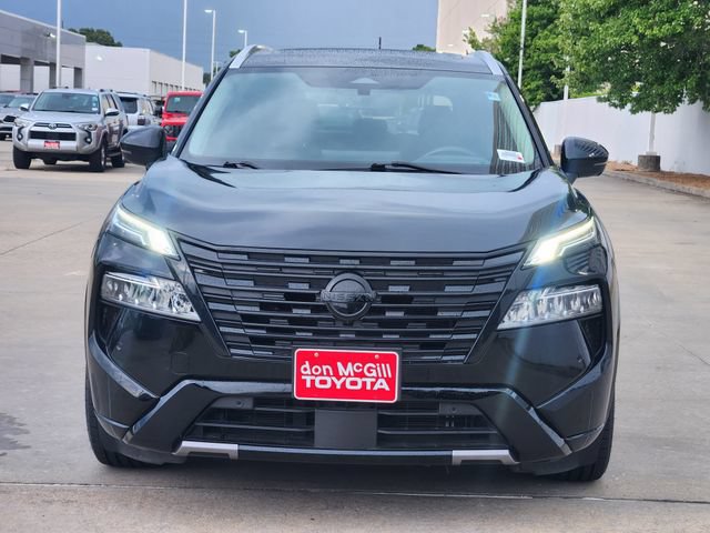 Used 2024 Nissan Rogue Platinum w/ Platinum Premium Package AWD/4WD image 2