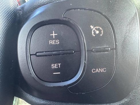 Used 2014 FIAT 500L Easy w/ Popular Equipment Group image 18