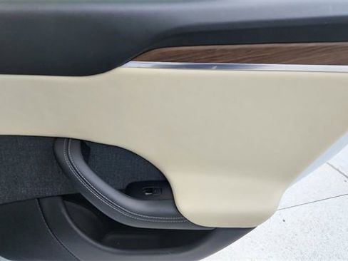 Used 2021 Tesla Model S Plaid image 27