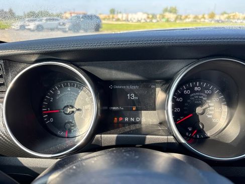 Used 2018 Ford Mustang Coupe RWD image 26