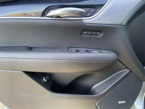 Used 2025 Cadillac XT5 Premium Luxury w/ Technology Package image 13