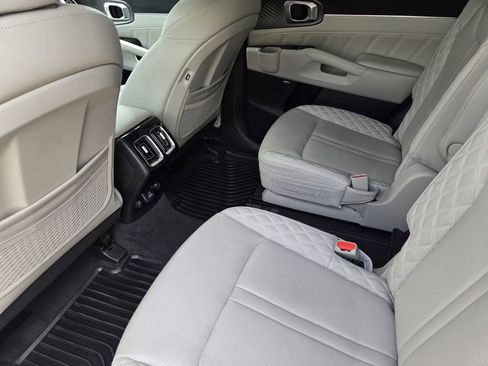 Certified 2023 Kia Sorento SX AWD/4WD image 30