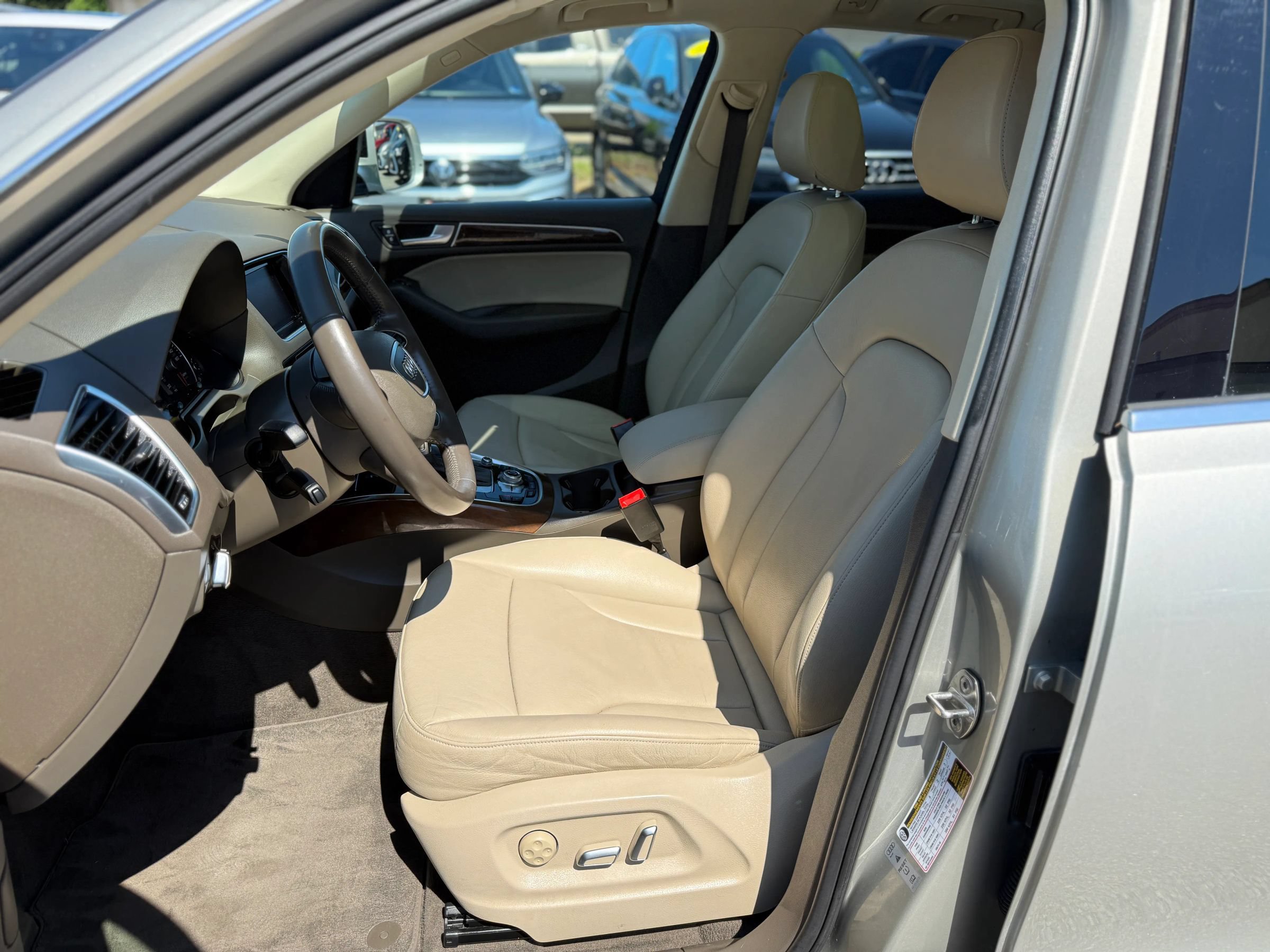 Used 2015 Audi Q5 2.0T Premium Plus w/ Technology Package AWD/4WD image 15