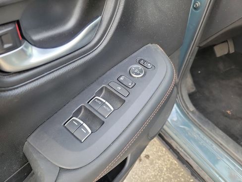 Certified 2025 Honda HR-V Sport image 18