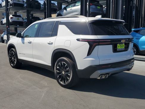 New 2026 Chevrolet Traverse LT FWD image 5
