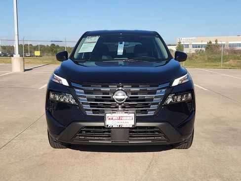 Used 2025 Nissan Rogue SV image 9