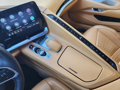 Used 2023 Chevrolet Corvette Stingray Premium Conv w/ Z51 Performance Package image 16