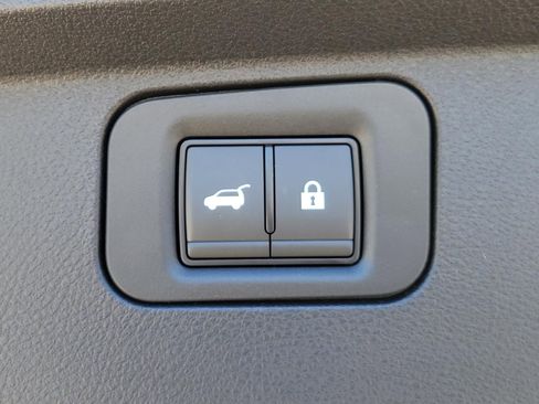 New 2026 Nissan Armada SL w/ Captain's Chari Seat Package image 15